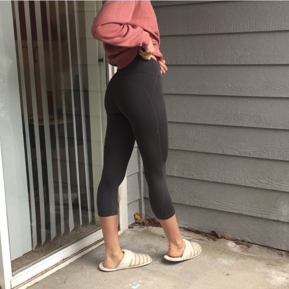 BLACK GapFit Sculpt Compression Capri